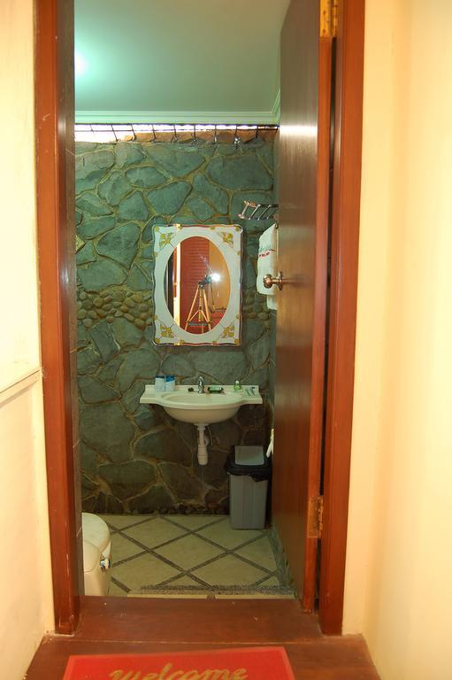 Swaloh Resort & Spa Kalangbret Стая снимка