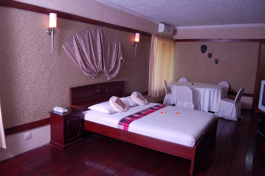 Swaloh Resort & Spa Kalangbret Екстериор снимка